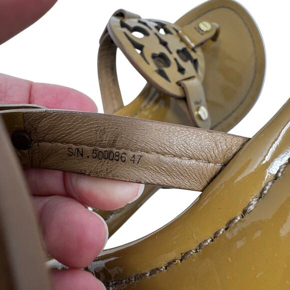 TORY BURCH Tan Caramel Patent Leather Miller Classic Designer Logo Sandals 6.5 - Picture 6 of 7